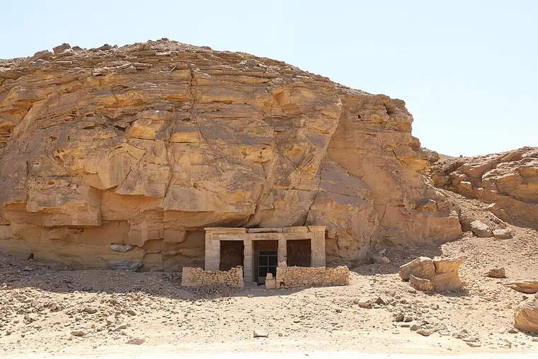 الكنائس